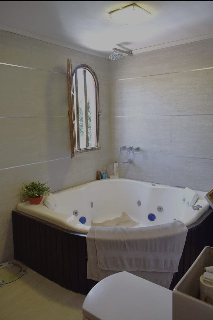 2f003ab3-d474-46da-b784-98100396d3c7